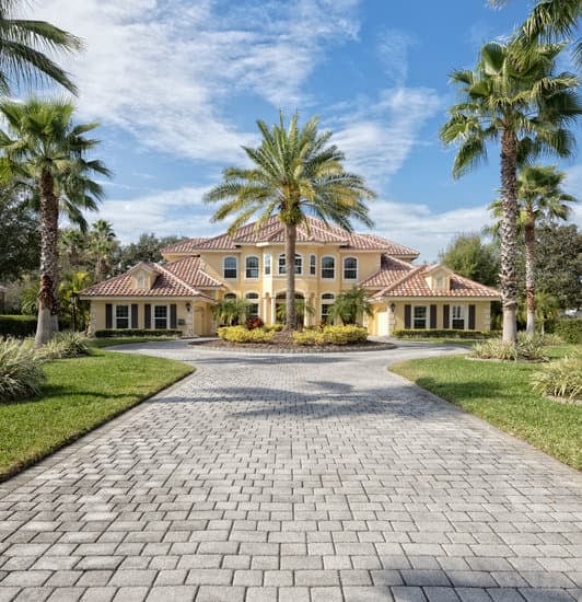 5 Materials for Driveway Pavers