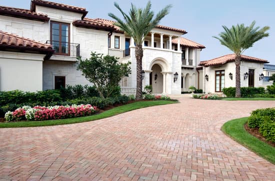 5 Materials for Driveway Pavers