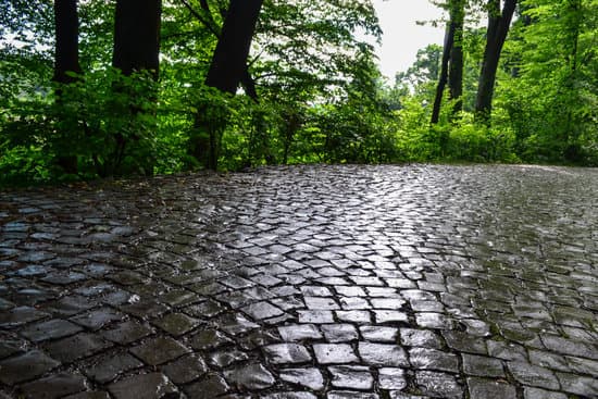 5 Materials for Driveway Pavers